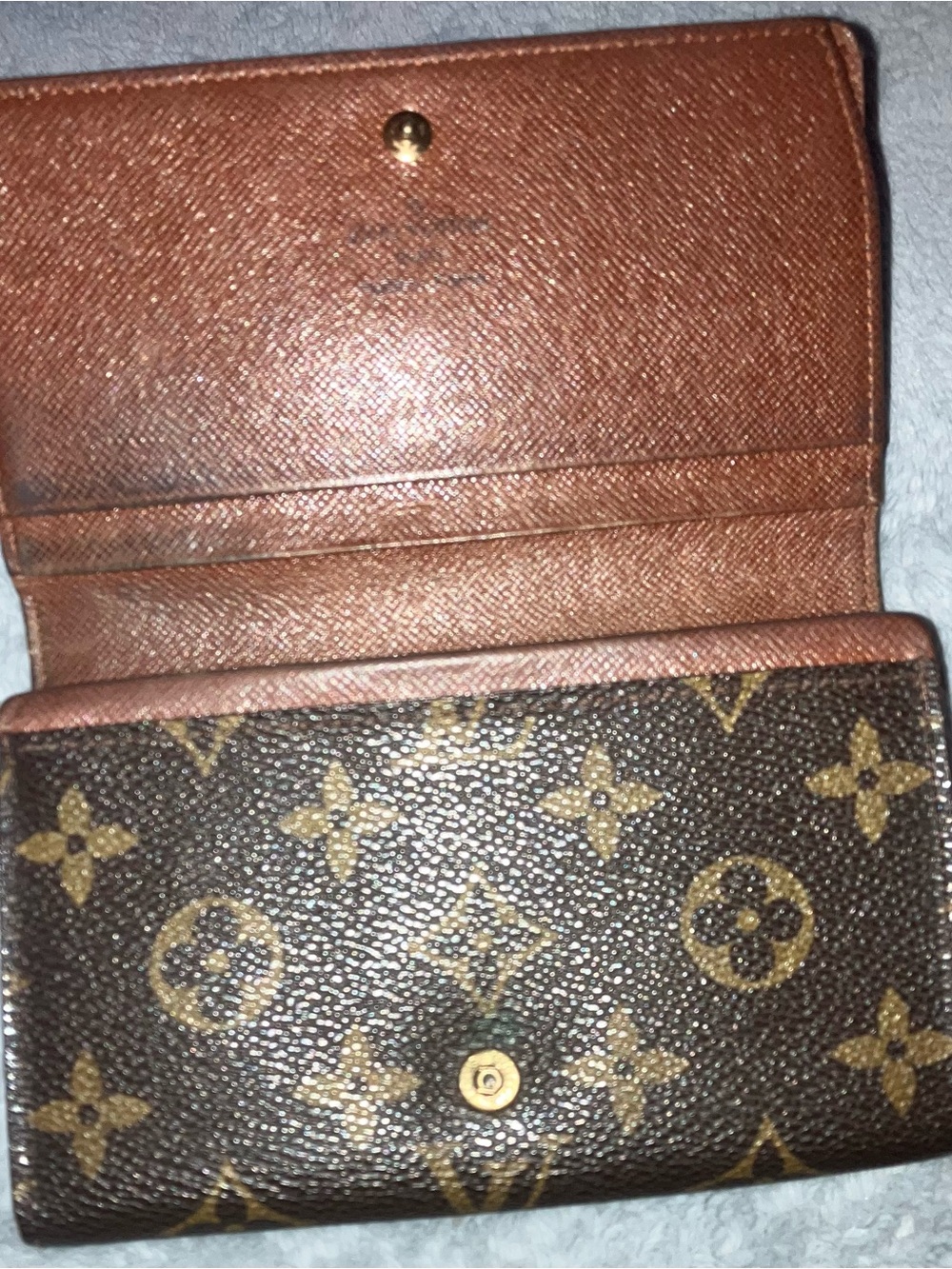 LV Wallet - Picture 3 of 8